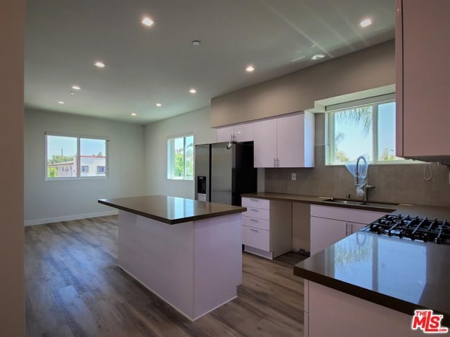 Foto del edificio - 2337 1/2 S Crenshaw Blvd