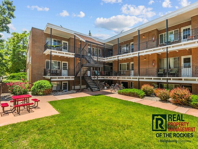 Foto del edificio - 301 Peterson St