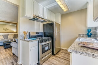 Building Photo - Canyon Club Apartments