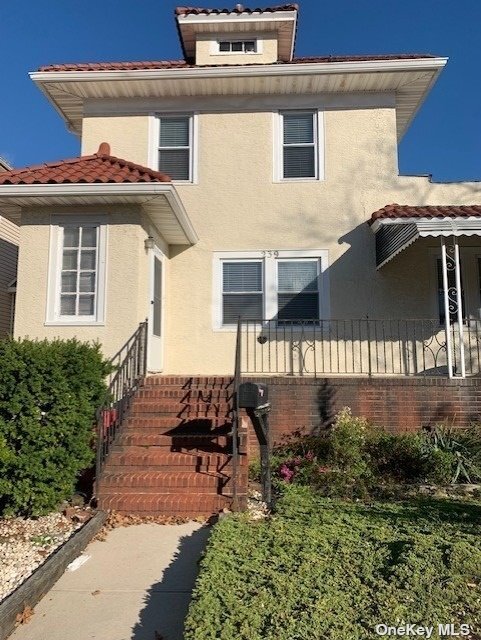 Foto principal - 239 E Walnut St