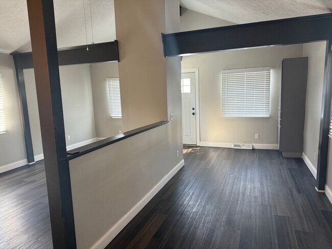 Foto del edificio - 120 Lakeview Blvd