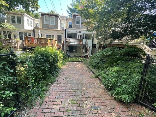 Building Photo - 2018 Pierce Mill Rd NW