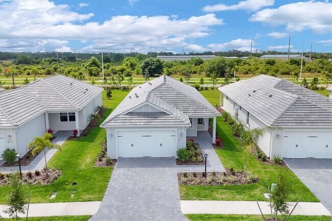 Foto del edificio - 8177 Sternway Rd
