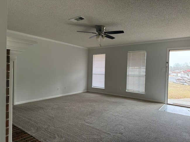 Building Photo - 2214 Cherry Creek Cir
