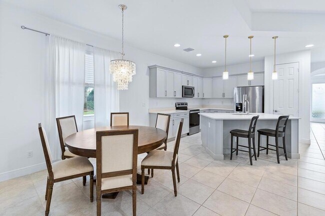 Foto del edificio - 2590 Bella Vista Cir