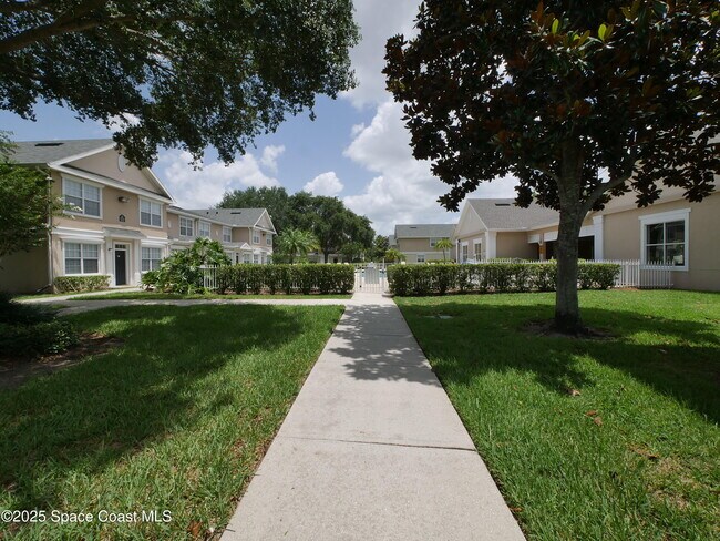 Building Photo - 100 Colibri Way