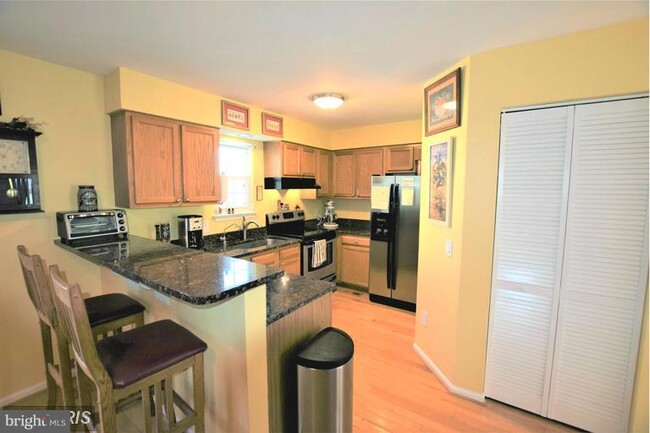 Building Photo - 403 McDaniel Dr
