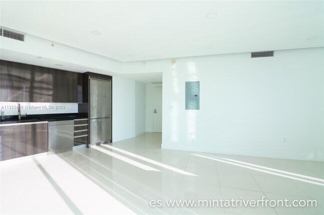 Foto del edificio - 92 SW 3rd St