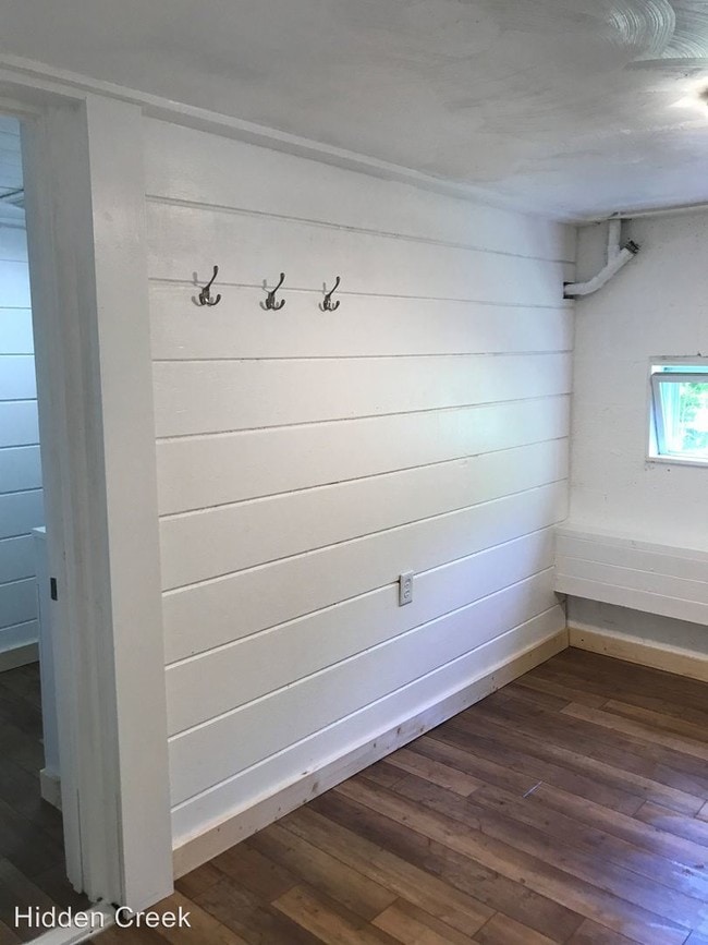 Building Photo - 178 W Howard St