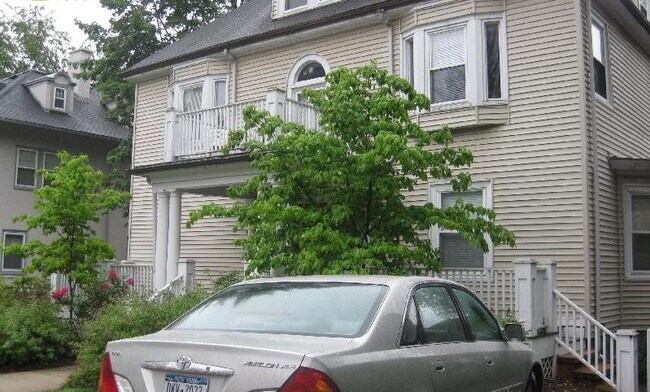 Foto del edificio - 66 Englewood Ave