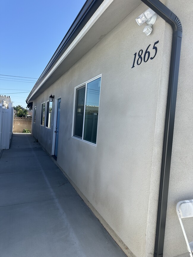 Building Photo - 1865 Gretta Ave