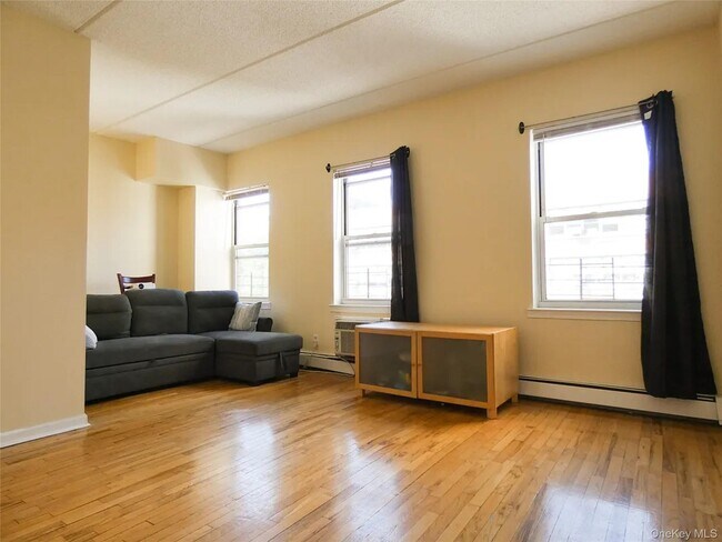 Foto del edificio - 228 E 112th St