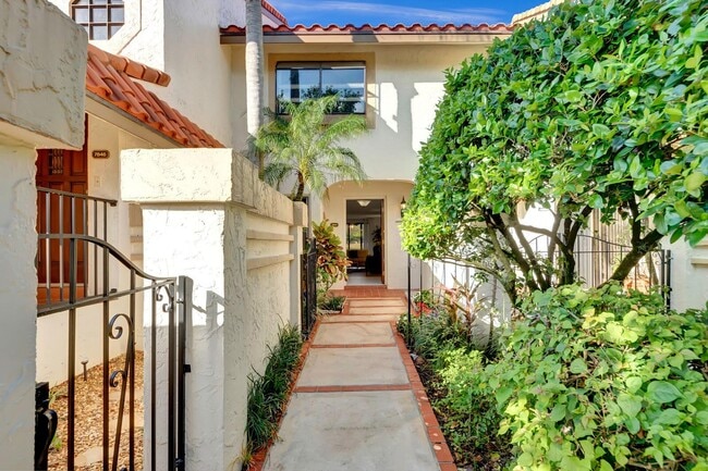 Building Photo - 7844 La Mirada Dr