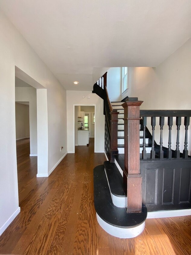 Spacious 4 Bed/1 Bath Home in Beechview-Convenient to Downtown! Available 7/5 - Spacious 4 Bed/1 Bath Home in Beechview-Convenient to Downtown! Available 7/5
