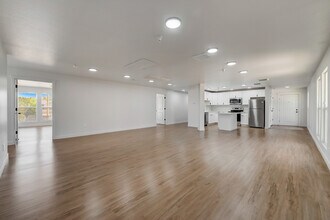 Building Photo - 404 E 5600 S