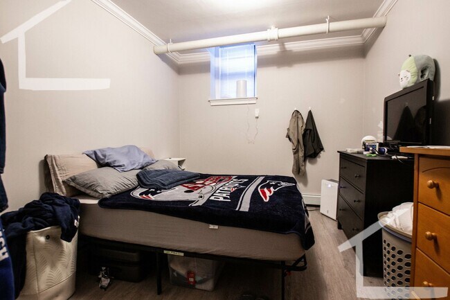 Building Photo - Nicely renovated 2 bed unit in Allston!