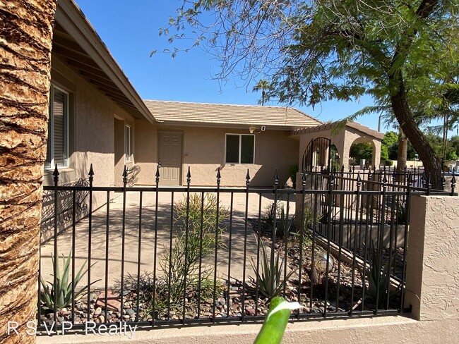 Building Photo - 3 br, 2 bath House - 8150 S. McClintock Dr...