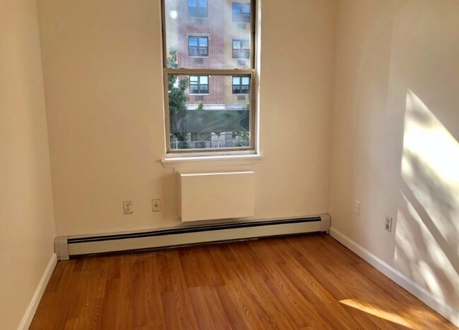 Foto del edificio - 1272 Grant Avenue