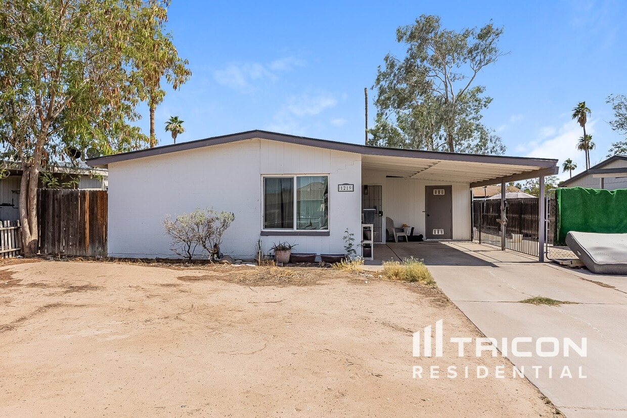 Foto principal - 1219 E Pecan Rd
