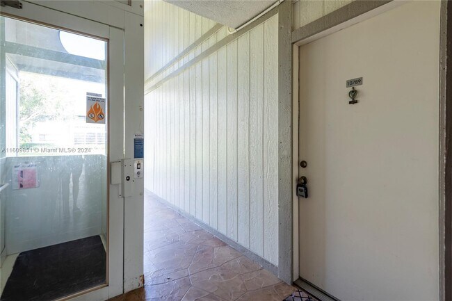 Building Photo - 10789 W Clairmont Cir