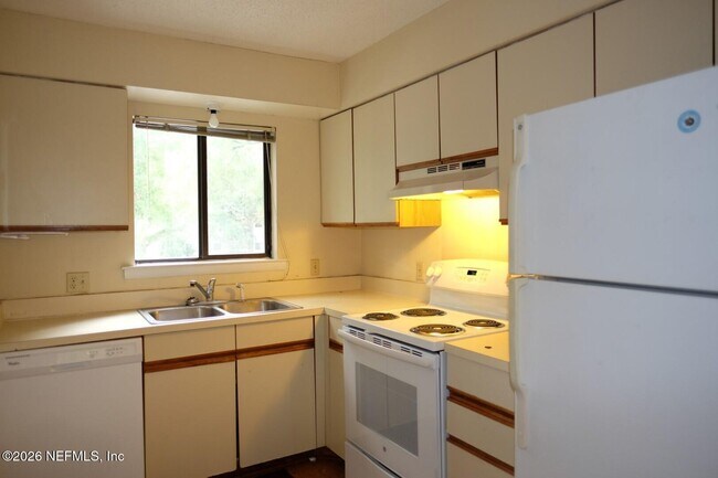 Foto del edificio - 2328 Sadler Rd