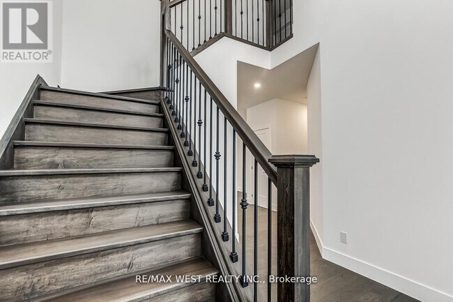 Photo du bâtiment - 92 Poole Cres