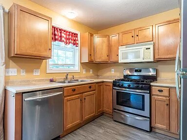 Kitchen - 49 Harvell St