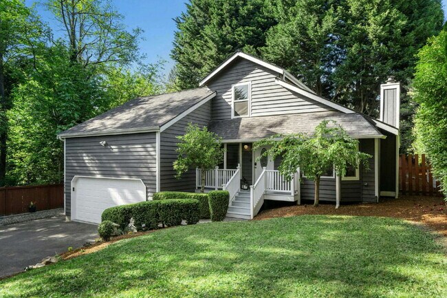 Foto del edificio - Private Kenmore Retreat | 4 Bed | 2 Bath | Beautifully Updated | Landscaping Included- Available ...