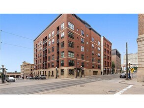 Building Photo - 270 4th St E