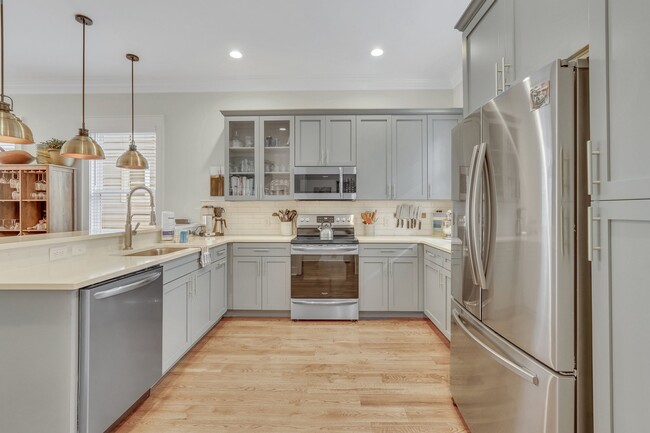 Foto del edificio - 217 W 33rd St