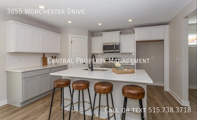 Building Photo - 3055 Worchester Dr