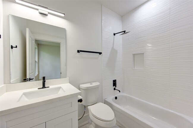 Foto del edificio - 933 E 40th St