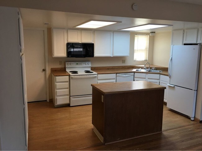 Foto del edificio - 6969 Gayle Lyn Ln