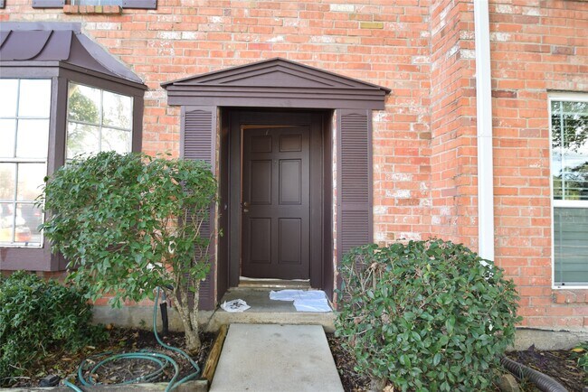 Foto del edificio - 14239 Misty Meadow Ln