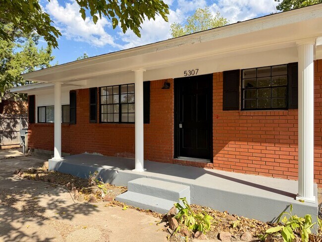 Foto del edificio - 5307 NW Ash Ave