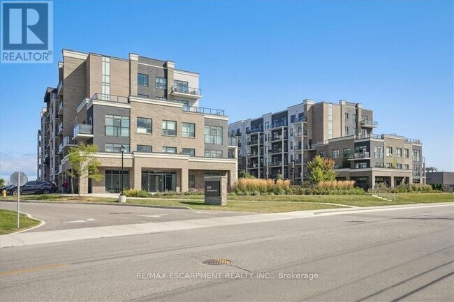 Photo du bâtiment - 5055 Greenlane