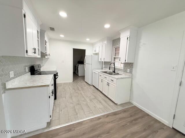 Foto del edificio - 2373 Lancelot Pl