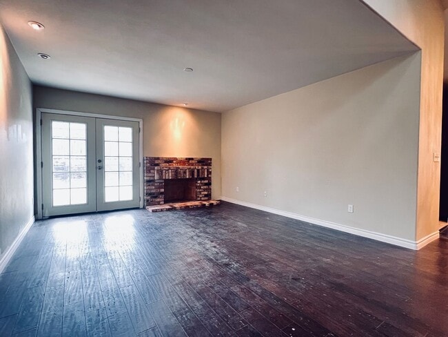 Foto del edificio - El Cajon Two-Story 4 Bedroom 2 Bath Large Yard