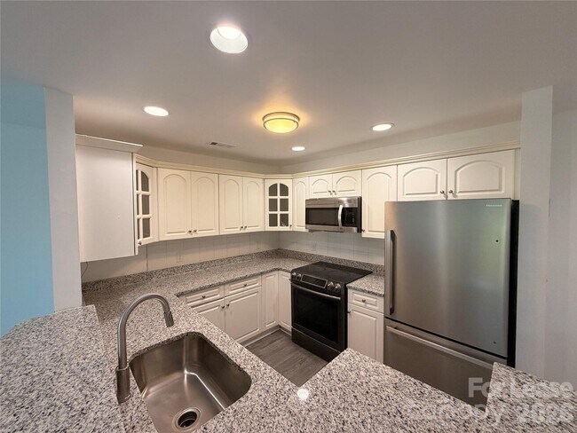Building Photo - 9039 J M Keynes Dr