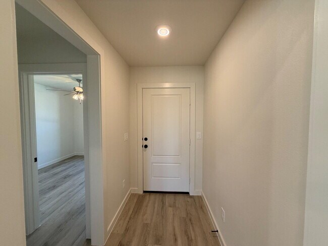 Foto del edificio - 1318 Saratoga Ave