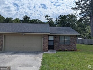 Building Photo - 502 Greenbay Ave