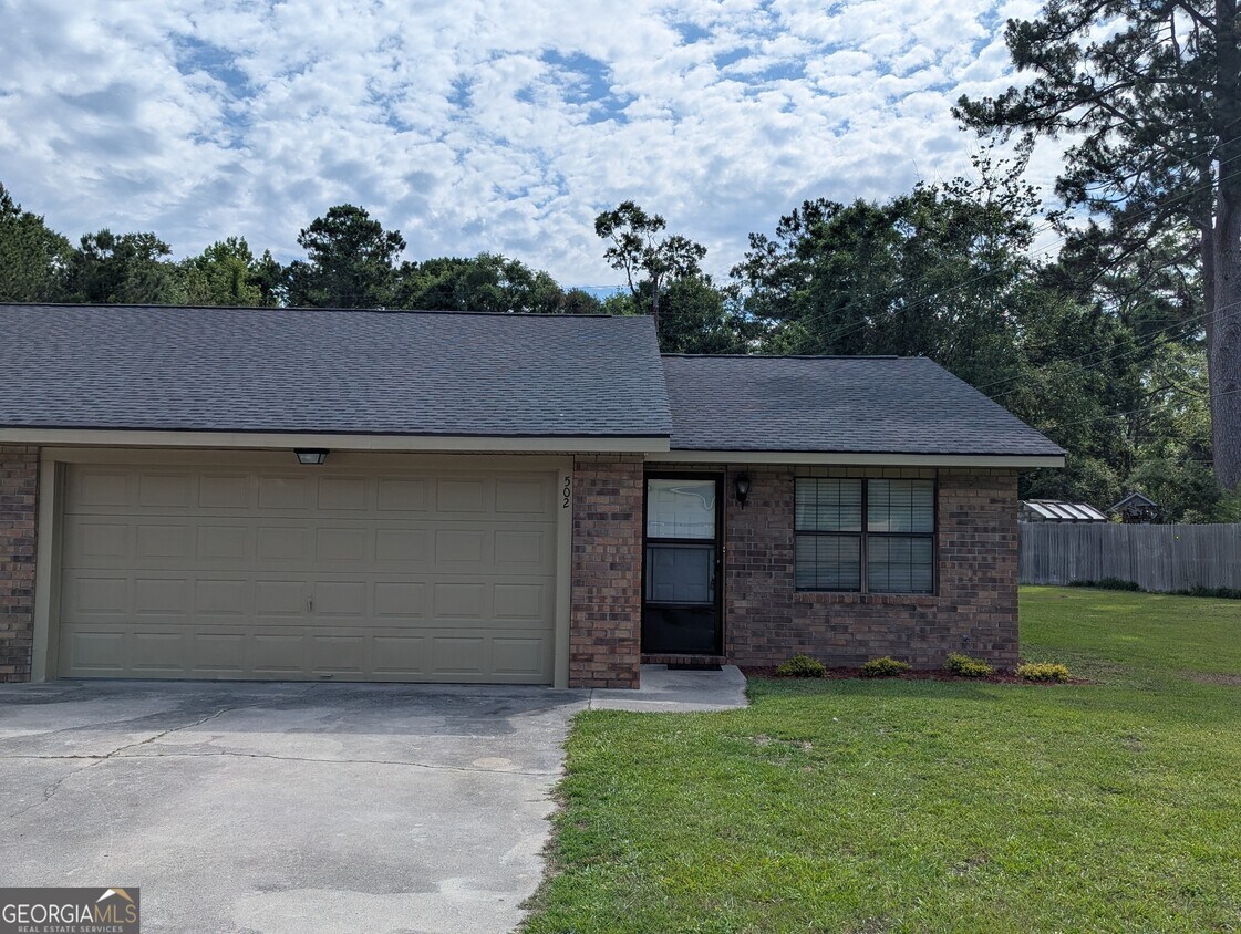 Foto principal - 502 Greenbay Ave