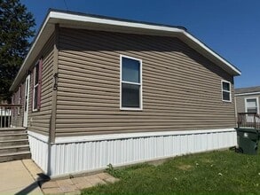 Building Photo - 415 Starling Ln
