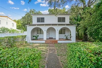 Building Photo - 3041 NW 15th St