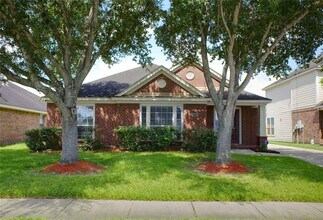 Building Photo - 2734 Troy Dr