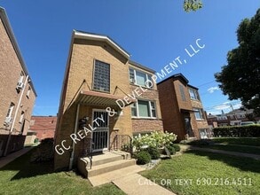 Building Photo - 2131 Grove Ave