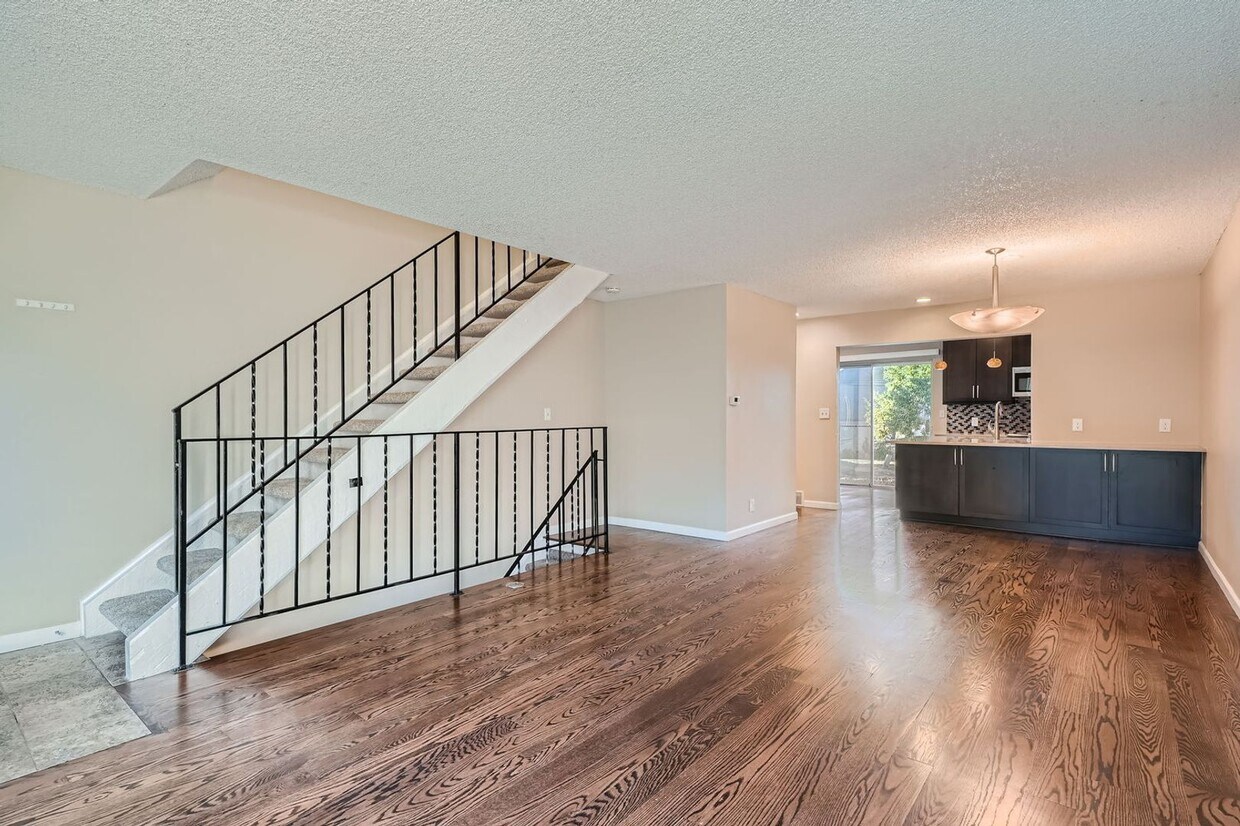 Primary Photo - Welcome to Your Peaceful 2-Bed 2-Bath Retr...