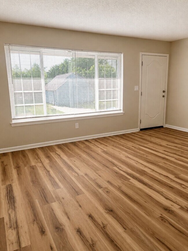 Building Photo - 3973 Teakwood Dr