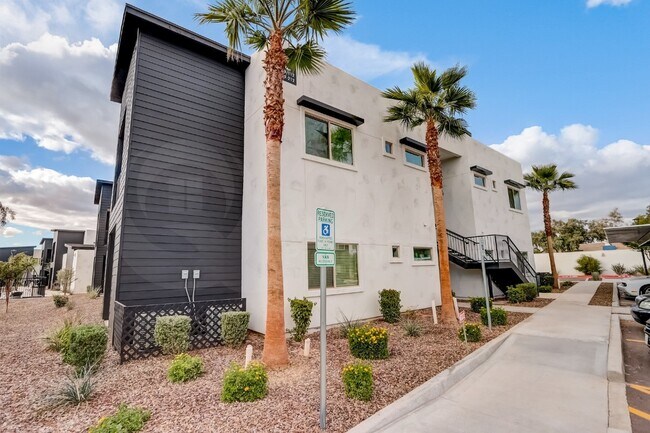 Foto del edificio - 9160 N 67th Ave