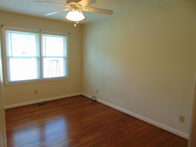 Building Photo - 611 Galloway Dr